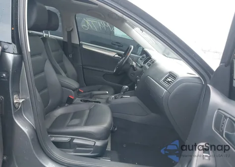 2015 Volkswagen Jetta 1.8T Se from USA, damaged, VIN 3VWD17AJ8FM306963